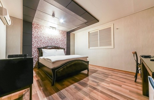 Gyeongsan Hotel | Discover Yeungnam University Autumn Tale: Family-Friendly Stay