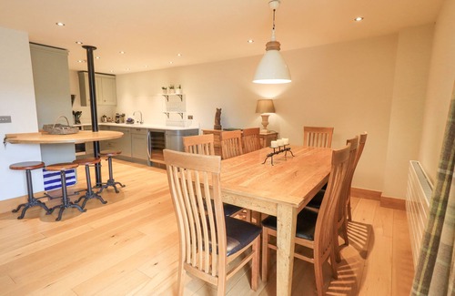 Penny Bridge Cottage | Exceptional Yew Cottage: Family-Friendly Escape with Spa