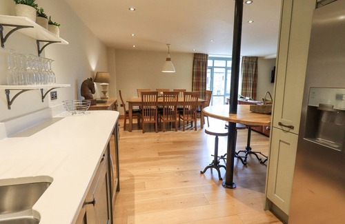 Penny Bridge Cottage | Exceptional Yew Cottage: Family-Friendly Escape with Spa