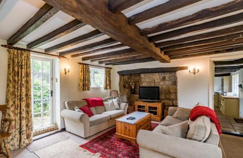 Moulsoe House | Yew Tree Cottage: Oceanfront Retreat with Pet-Friendly Charm
