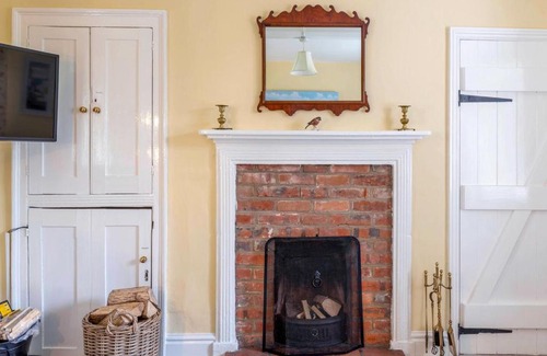 Langham House | Pet and Child Friendly Yew Tree Cottages No 9 - Rated 10/10