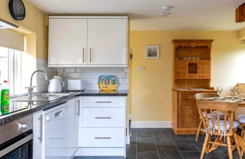 Langham House | Pet and Child Friendly Yew Tree Cottages No 9 - Rated 10/10