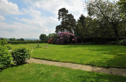 Congleton Cottage | Yew Tree Farm Cottage: Guest Rated 9.8 with Ocean View