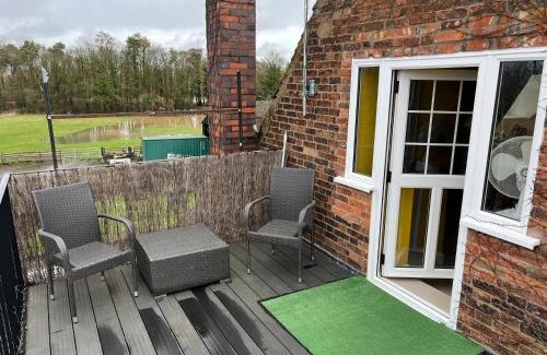 Grendon House | Discover Yew Tree Farm: Pet-Friendly Family Retreat
