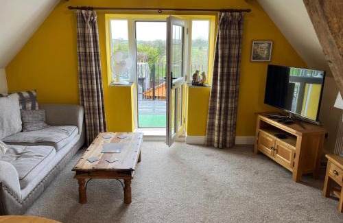Grendon House | Discover Yew Tree Farm: Pet-Friendly Family Retreat