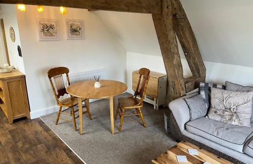 Grendon House | Discover Yew Tree Farm: Pet-Friendly Family Retreat