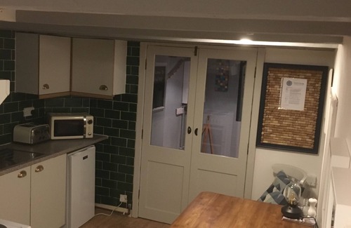 Kilmun Cottage | Discover Yewtree Cottage - The Art House: Pet-Friendly Retreat