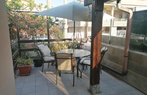 Punta Braccetto House | Oceanfront Retreat: Yhomisus sul Mar with Pet-Friendly Perks