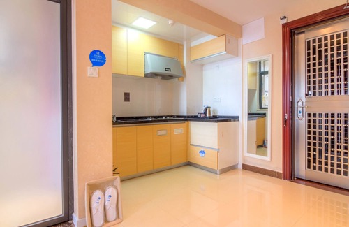 Yuexiu Hotel | Yi Xiu Boutique Apartment: Family-Friendly with Kitchen Access