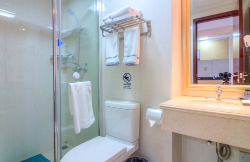 Yuexiu Hotel | Yi Xiu Boutique Apartment: Family-Friendly with Kitchen Access