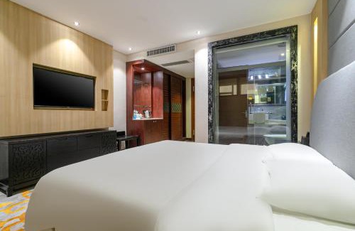 Baiyun Hotel | Yi Yun Hotel: Wheelchair Accessible with Breakfast Included