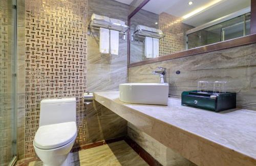 Baiyun Hotel | Yi Yun Hotel: Wheelchair Accessible with Breakfast Included