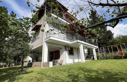 Arfara House | Yiannis & Ria's Farm
