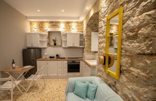 Old Town Apartment | Welcoming Yiasemi Corfu Studio - Ideal for Families