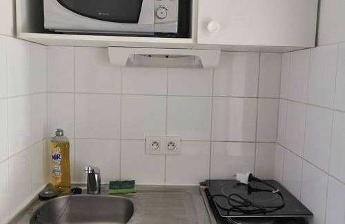 Chemin de l'Ile Apartment | Yifan's Sunny Studio: Eco-Friendly Stay Near La Défense