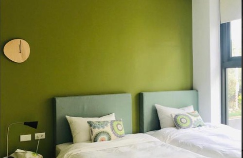Jincheng Bed & Breakfast | Discover Yishan Village: Family-Friendly Retreat with High Ratings