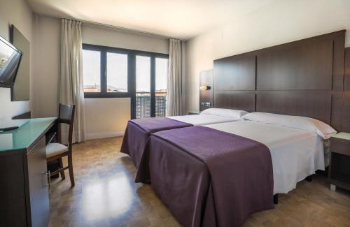 Peligros Hotel | Discover YIT Conquista de Granada: 4-Star Family Retreat