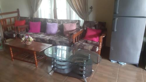 Katugastota Bed & Breakfast | Budget-Friendly YKC Homestay: Ideal for Families
