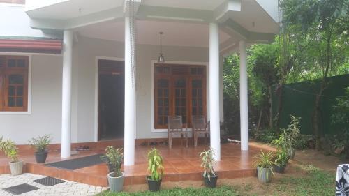 Katugastota Bed & Breakfast | Budget-Friendly YKC Homestay: Ideal for Families