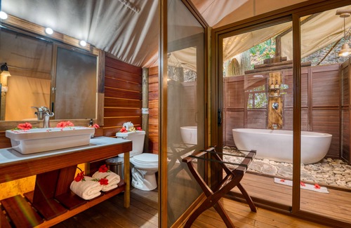 Montezuma Resort | Idyllic Ylang Ylang Beach Resort with Pool and Spa