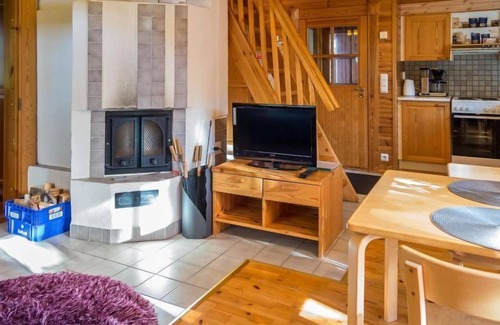 Akaslompolo House | Lake View Retreat: Ylläksen Tunturihonkamaja by Interhome