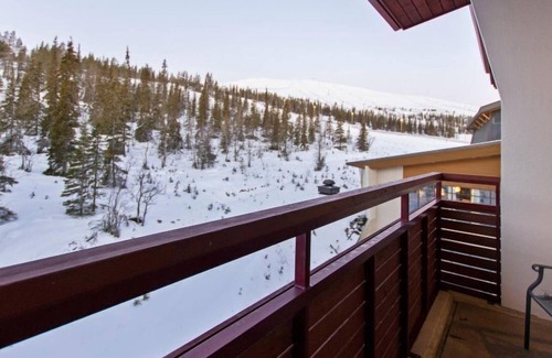 Yllas House | Relaxing Ylläs Chalets A508 with Lake Views & Spa