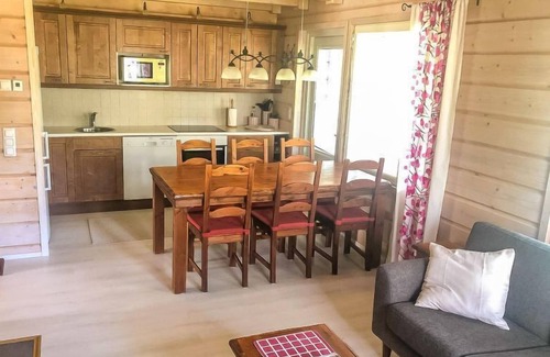 Yllas House | Ylläs Mustikka B: Relax by the Lake with Spa Amenities