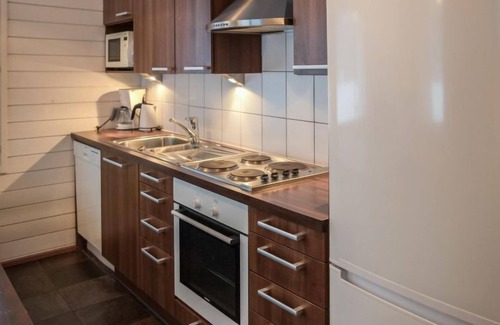 Yllas House | Experience Ylläsjuolukka b by Interhome with Spa & Lake Views
