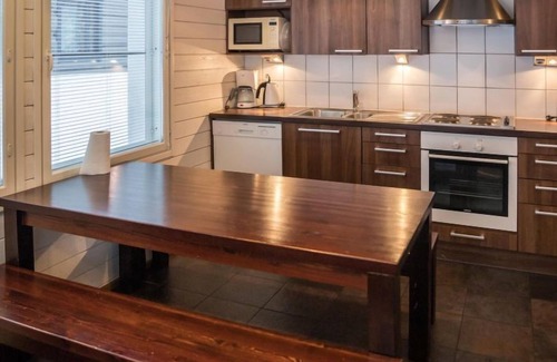 Yllas House | Experience Ylläsjuolukka b by Interhome with Spa & Lake Views