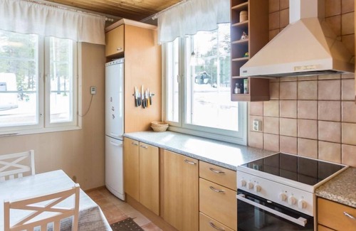 Akaslompolo House | Relax at Ylläskankare with Lake Views and Spa Amenities
