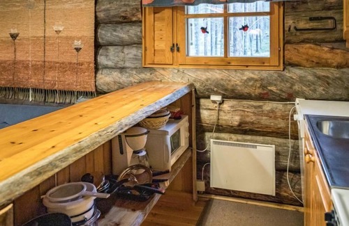 Akaslompolo House | Relax at Ylläsnäkyy 7 with Spa and Lake Views