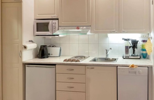 Akaslompolo House | Cozy Yllästar 2 as 406 with Lake View & Spa Amenities