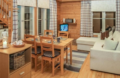 Yllasjarvi House | Yllästokka 7 by Interhome: Lake View & Spa Retreat
