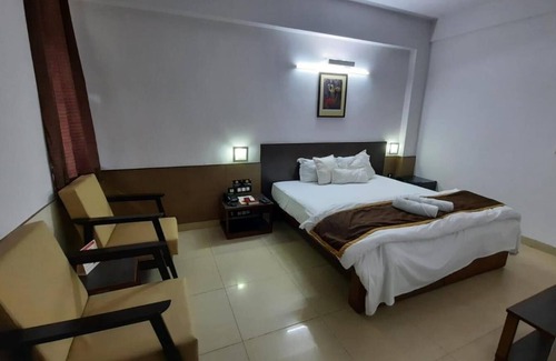 Connaught Place Hotel | Budget-Friendly YMCA Tourist Hostel with Pool & Restaurant