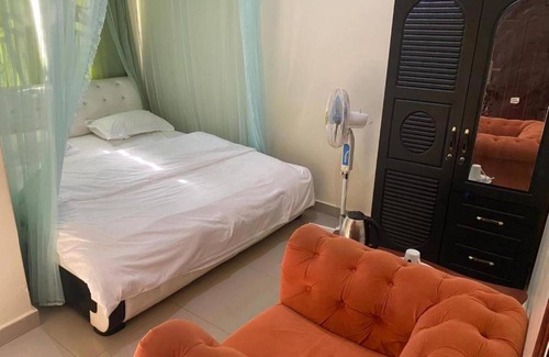 Pallisa Hotel | Welcoming YNM Adam's Hotel: Family-Friendly Dining & Breakfast