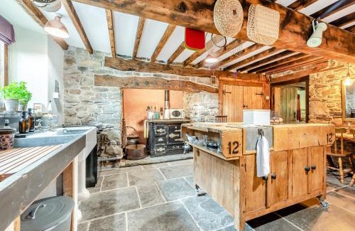 Pont-ar-gothi House | Ideal Stay at Ynywsen Dairy Flat – Pet & Child Friendly