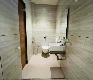 Barsi Hotel | Budget-Friendly Stay at YOGIRAJ EXCLUSIVE LODGE with Breakfast