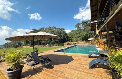 LA GUAMA Cabin | Idyllic Yojoa Lake View Cabin – Family-Friendly Retreat