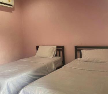 Mae Hong Son Hotel | Yok2 Guesthouse