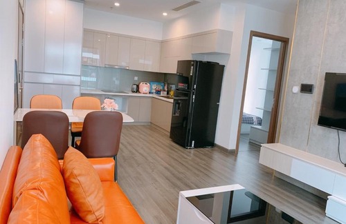 Gia Lam Apartment | Cozy YoLo Homestay at Vinhomes Ocean Park - Family-Friendly Retreat