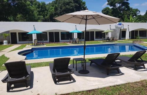 Tuxtla Chico Hotel | Discover Yolonam Inn: Family-Friendly with Pool & Breakfast