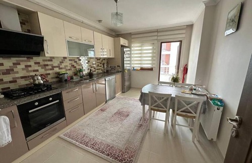 Yomra Apartment | Comfortable Yomra Central Apartment for Family Getaways