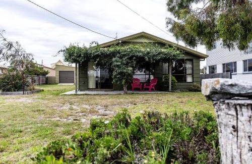 Stieglitz House | Experience Yonder by the Bay: Ocean View & Private Beach