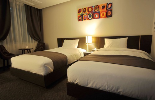 Yongin Hotel | Budget-Friendly Stay at Yongin Central CO'OP Hotel