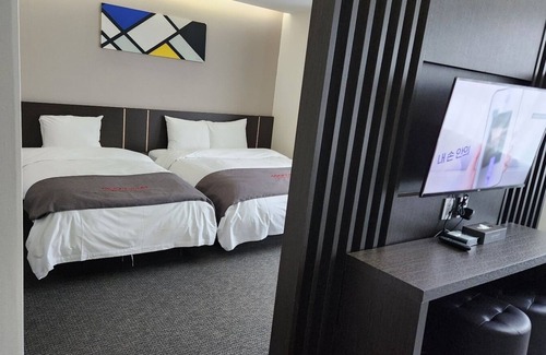 Yongin Hotel | Budget-Friendly Stay at Yongin Central CO'OP Hotel