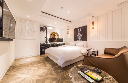 Pungdeokcheon-dong Hotel | Eco-Friendly Escape at Yongin Hotel Vole with Breakfast Included