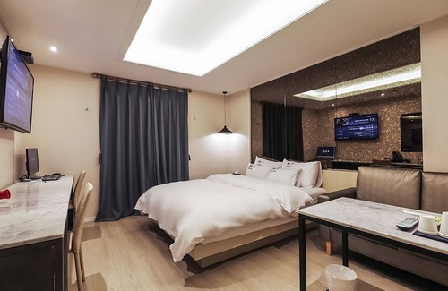 Giheung-gu Hotel | Eco-Friendly Comfort at Yongin Singal M7 - Rated 9.4/10