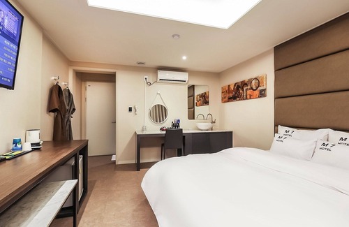 Giheung-gu Hotel | Eco-Friendly Comfort at Yongin Singal M7 - Rated 9.4/10