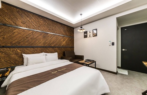 Giheung-gu Hotel | Eco-Friendly Yongin Top: Family-Friendly with Breakfast & Hot Tub