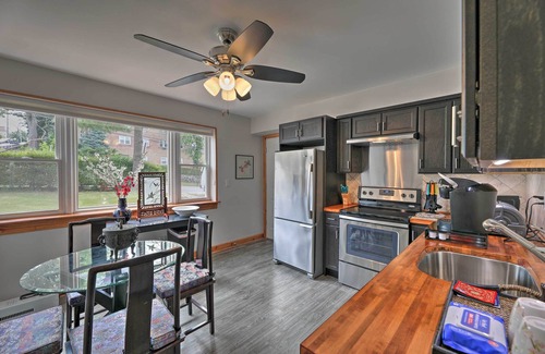 Getty Square Apartment | Bright Apartment with Balcony & Spa ~ 9/10 Guest Rated